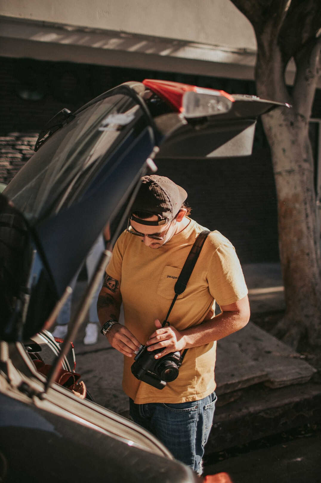 car buyer checking features